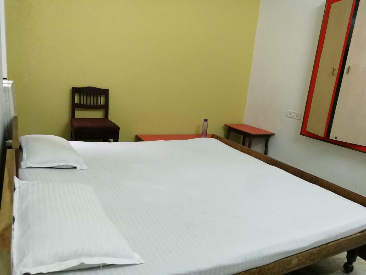 P G On Ganges Varanasi Exterior foto